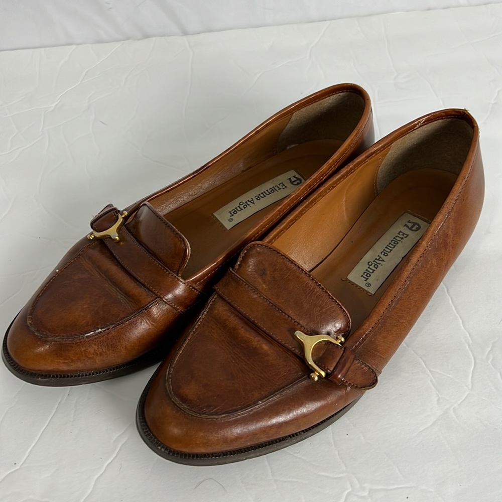 Vintage camel colored leather Etienne Aigner loafers